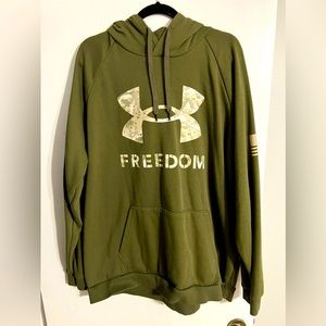 Never worn Freedom brown Under Armour hoodie